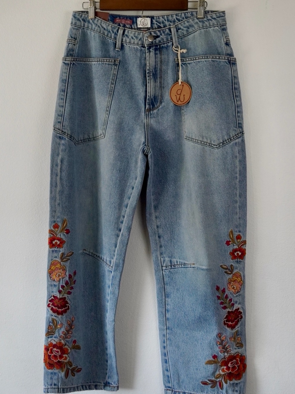 Driftwood Becky Floral Embroidered Barrel Jeans Size 10 Light Wash Boho NWT